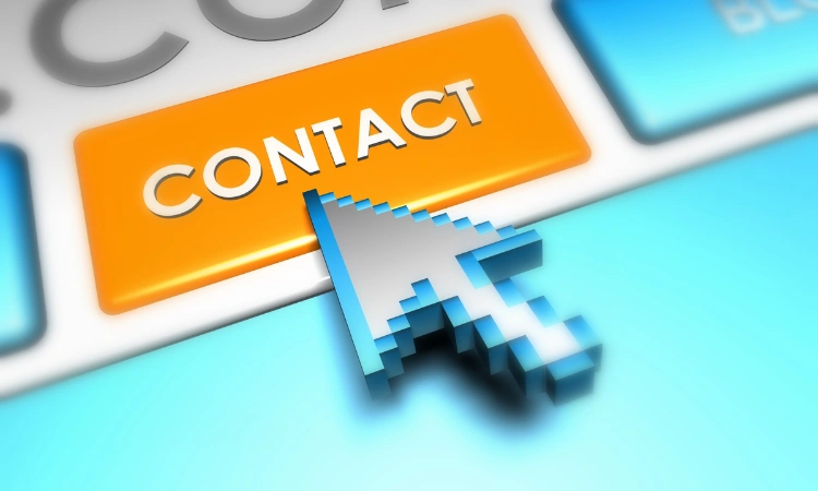 Botón de contacto en un sitio web con cursor en forma de flecha pixelada.