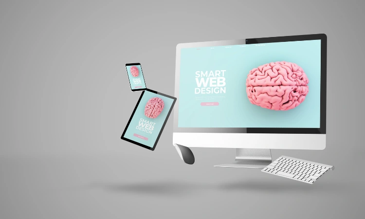 Diseño web inteligente mostrado en computadora, tablet y celular con cerebro rosa en pantalla.