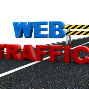 Imagen con señales de tráfico y conos en una carretera, con las palabras "WEB" en azul y "TRAFFIC" en rojo, representando la gestión y aumento del tráfico web.